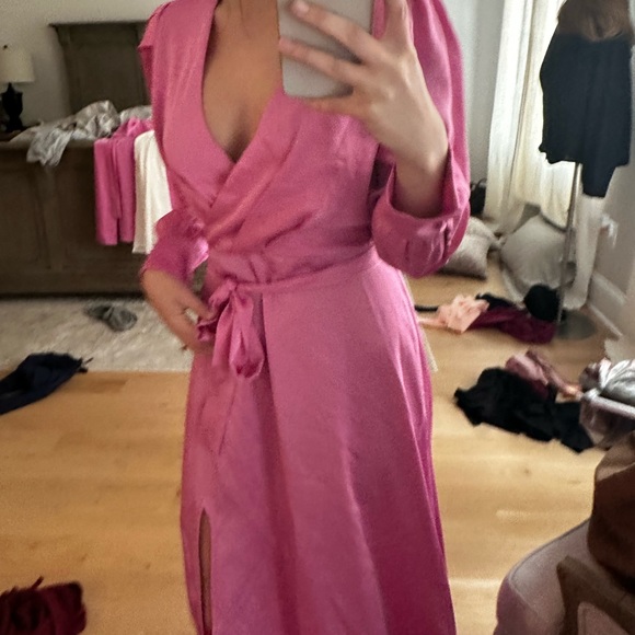 Adelyn Rae Long Sleeve Midi - Picture 3 of 5